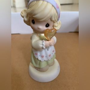 Precious Moments Figurine (You Have The Sweetest Heart) 1999